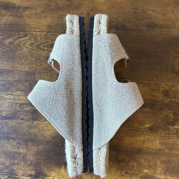 Manebi Beige Sandals with Buckle 40 NWOT - Picture 6 of 8